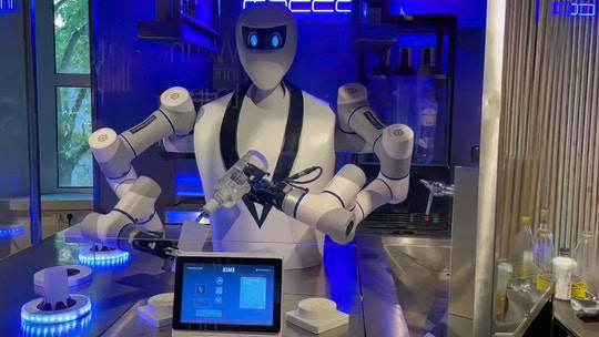 Are robot mixologists out to replace human bartenders taking more American jobs?